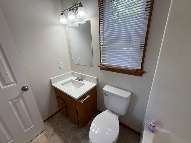 Building Photo - 6311 Midnight Dr