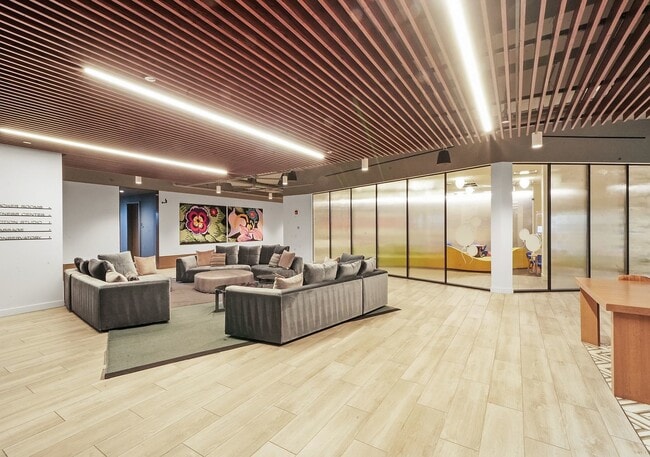 Building Photo - 211 N Harbor Dr