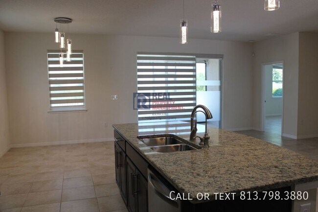 Building Photo - 33163 Sand Creek Dr