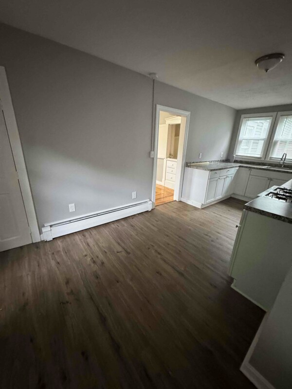 Building Photo - 70 Prichard St