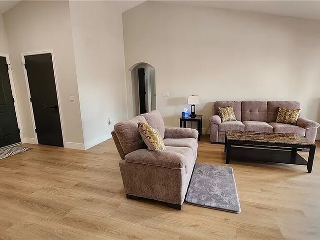 Building Photo - 8705 Villa Ridge Dr