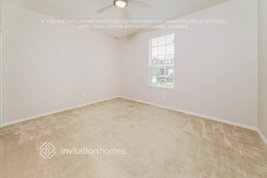 Building Photo - 1801 Vernon Dr