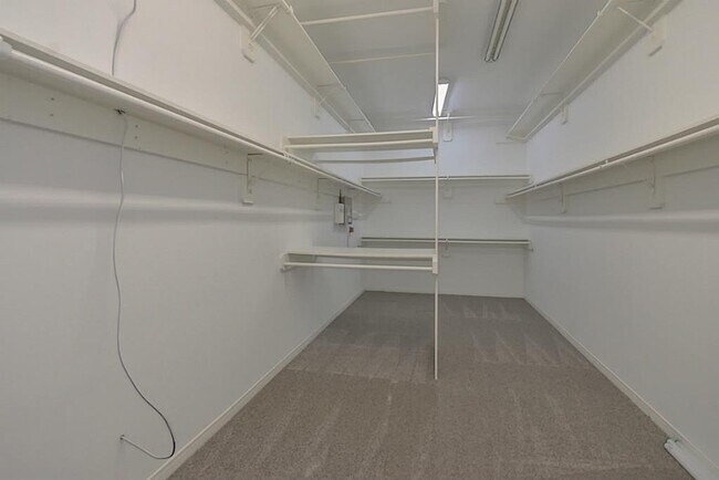 Building Photo - 2387 Marina View Way