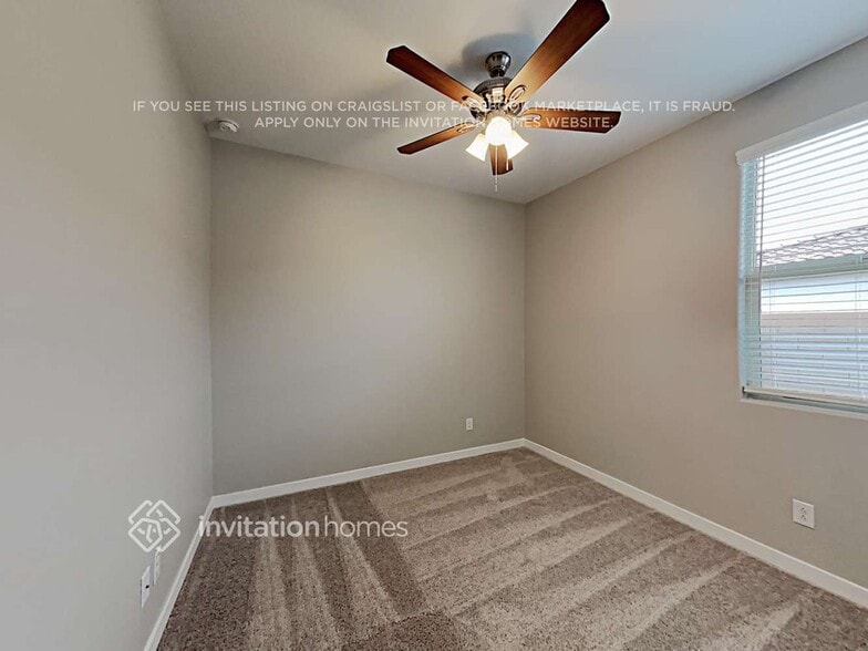 Building Photo - 18841 W Canterbury Dr