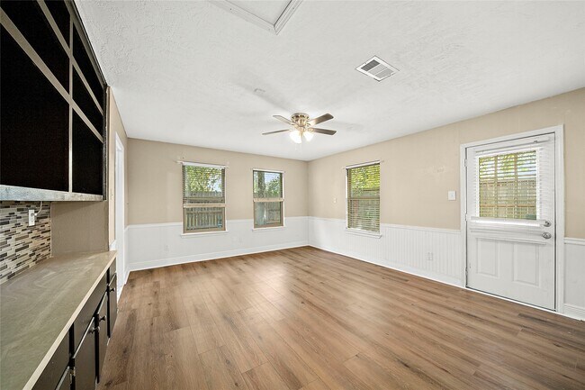 Building Photo - 2935 Auburn Dr