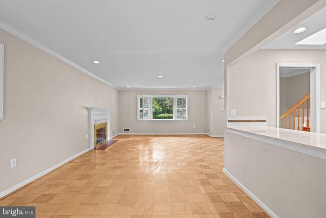 Building Photo - 1415 Mayflower Dr