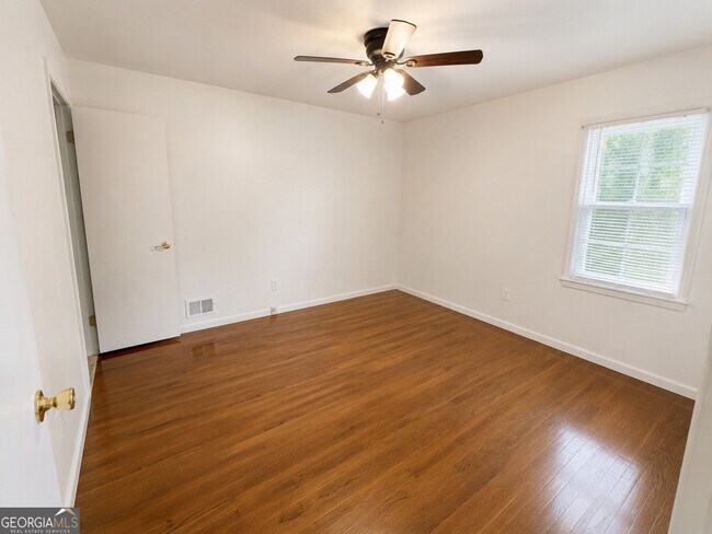 Building Photo - 3543 Meadowview Ct