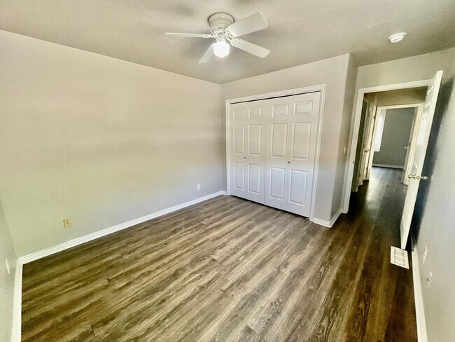 Building Photo - 908 W 180 S