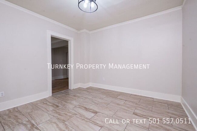 Building Photo - 324 N Jackson St