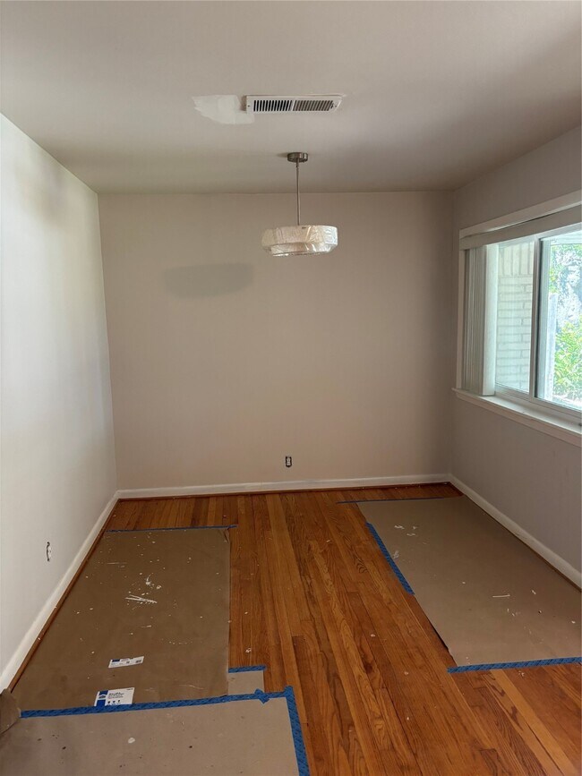 Building Photo - 6119 Darnell St