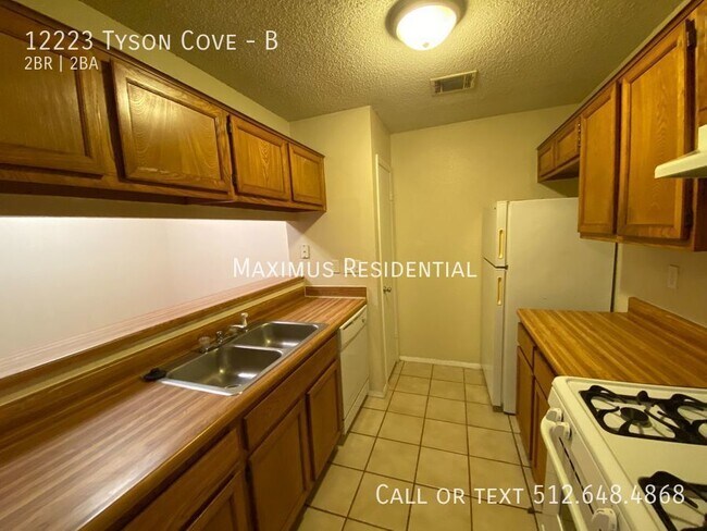 Building Photo - Well-Maintained N. Austin 2/2 - Easily Acc...