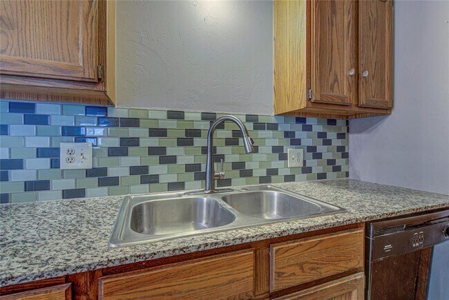 Building Photo - 3200 W Britton Rd