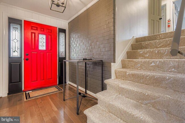 Building Photo - 119 E Padonia Rd