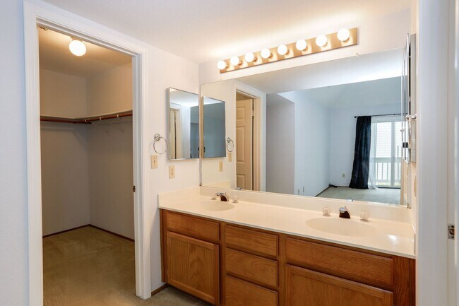 Building Photo - 2BR/2.5BA Pet-Friendly Townhome with Loft, Pool & 2-Car Garage | Foster City | YouTube Tour
