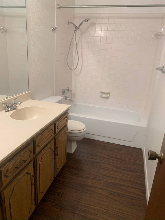 Building Photo - Large 3 bedroom Home in Twin Oaks-Wylie!