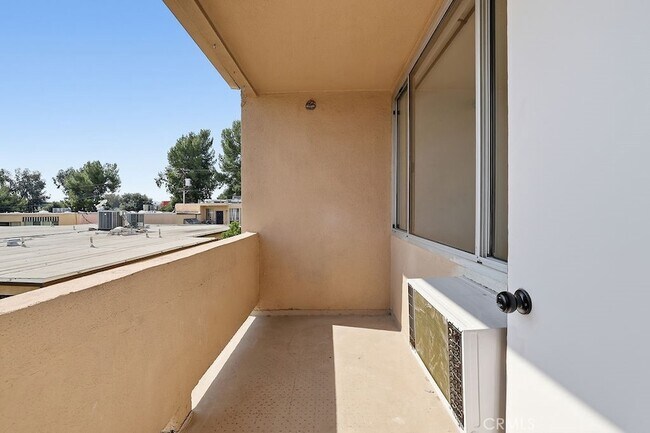 Building Photo - 17000 Burbank Blvd