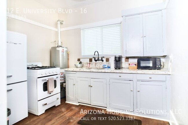 Building Photo - 2 Bedroom 1 Bath Close to 4th Ave and Down...