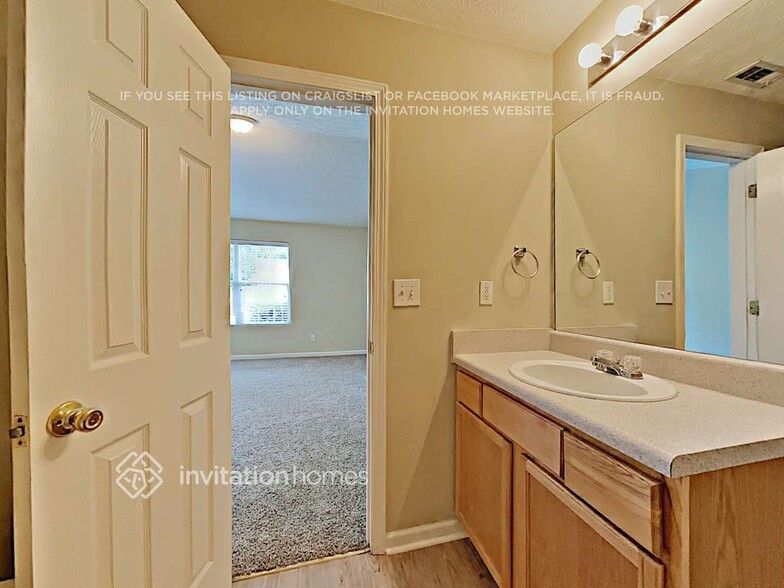 Building Photo - 135 Hidden Brook Trail