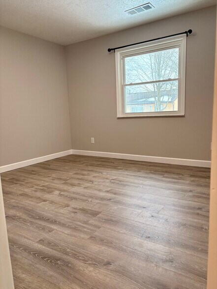 Building Photo - 1809 Sawmill Pl