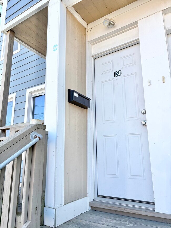 Building Photo - 126 Burroughs St