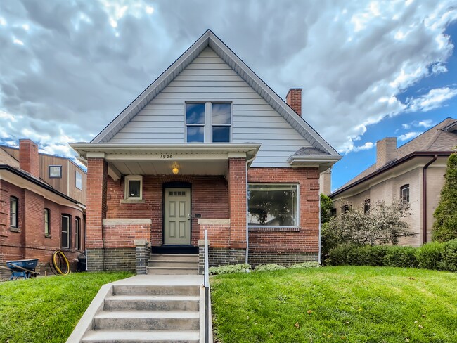 Building Photo - 1926 W 37th Ave