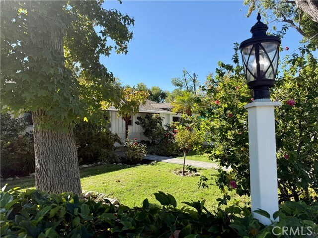 Building Photo - 22346 Burbank Blvd