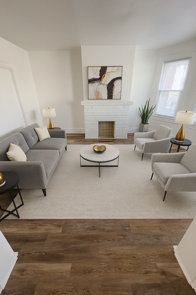 Building Photo - Enormous Completely Updated 4-Bedroom 1-Bath House w/ Flat Yard!!!