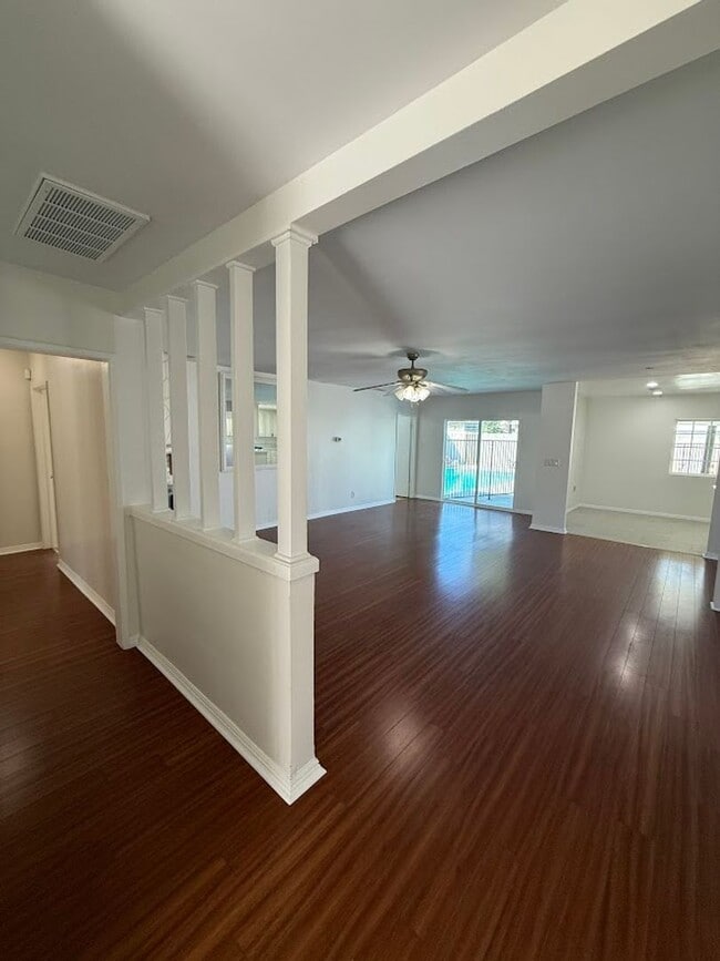 Building Photo - Beautiful 4 Bedroom, 2 Bathroom Arleta Hom...