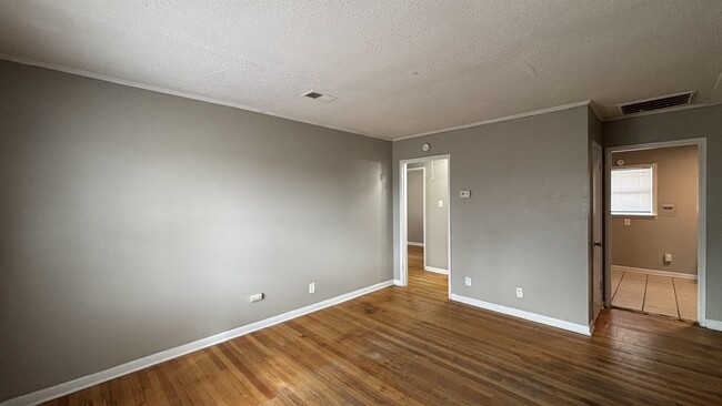 Building Photo - 5022 Byron Rd