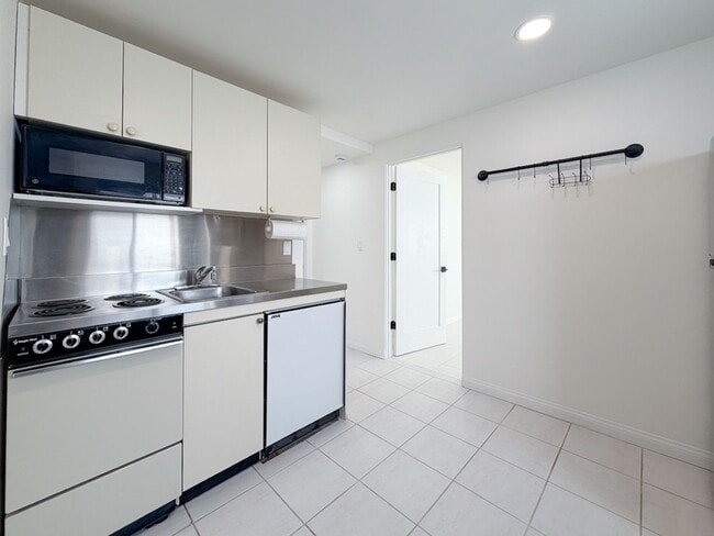 Building Photo - 500 Ocean Dr