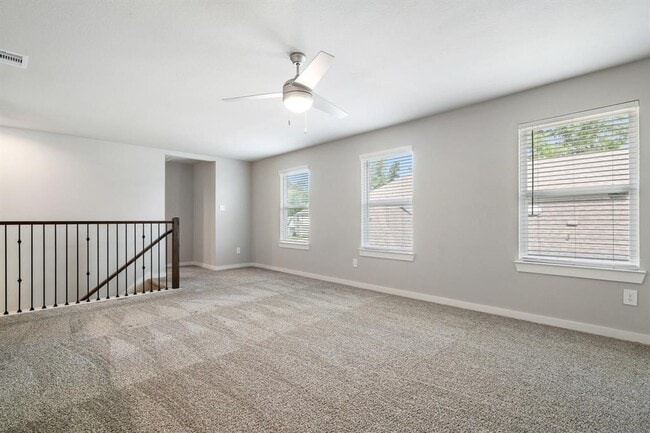 Building Photo - 14261 Lake Lodge Dr