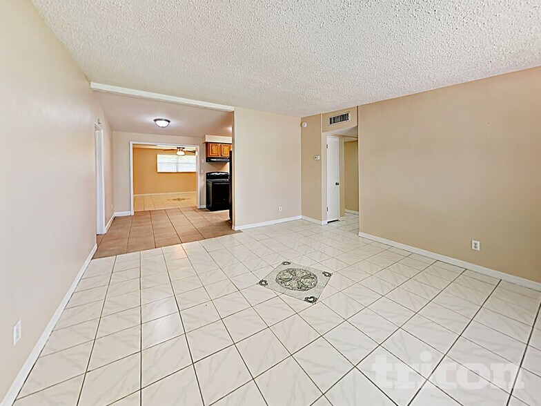Building Photo - 3463 Arbutus Ln