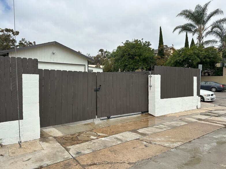 Building Photo - 1695 Logan Ave