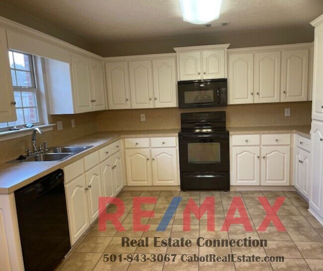 Building Photo - Sorry No Smoking and No Pets Permitted