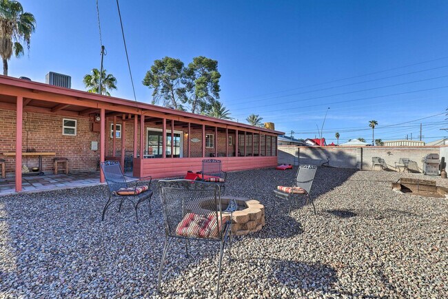Building Photo - 6309 E Julia St