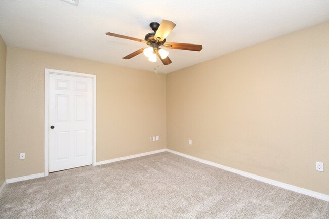 Building Photo - Corner Lot 3 Bedroom Home Off Gulf Beach H...