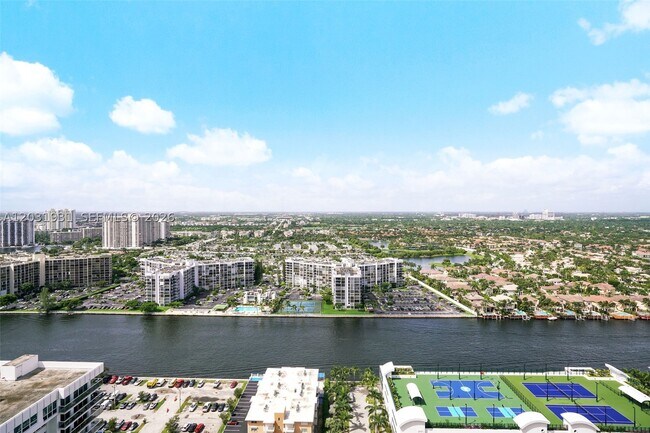 Building Photo - 2711 S Ocean Dr