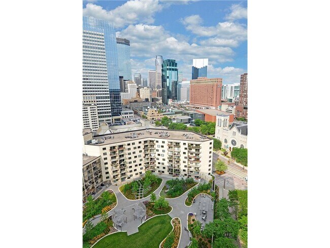 Building Photo - 1225 La Salle Ave