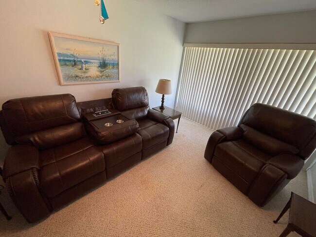 Building Photo - 829 Timberview Dr