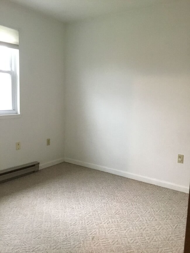 Building Photo - 1497 Equestrian Dr