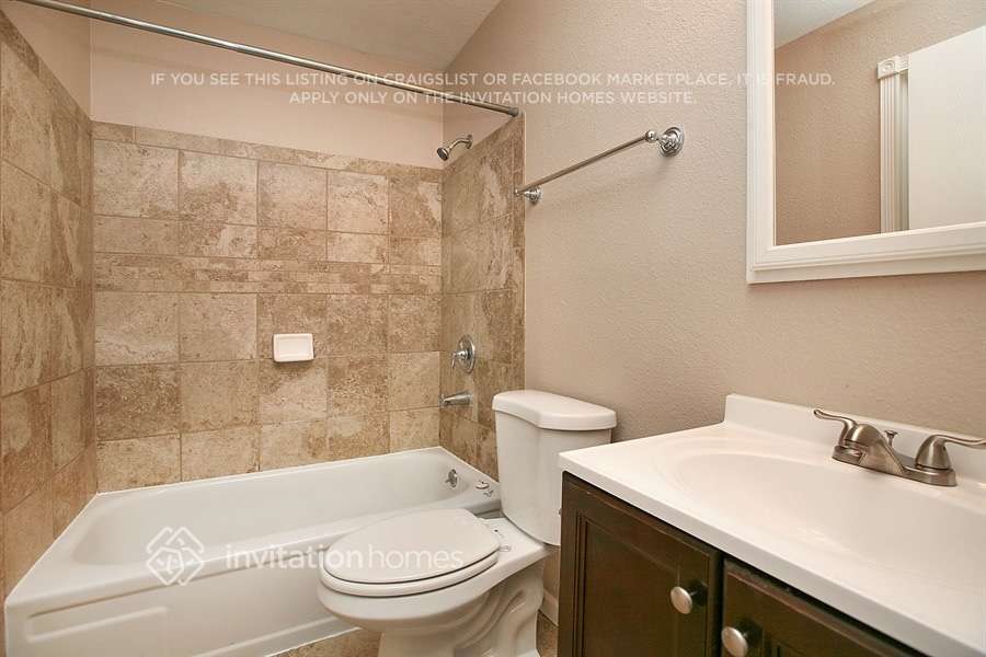 Building Photo - 10932 Birch Dr