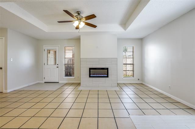 Building Photo - 8940 Thompson Cir