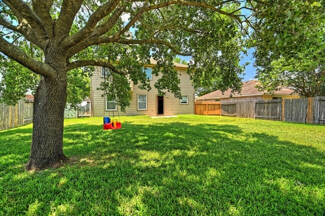 Building Photo - 21803 Manor Ct Dr