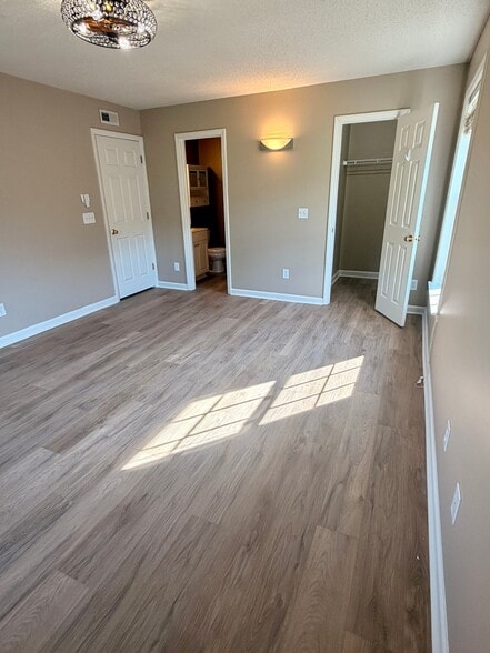 Building Photo - 631 Mill Pond Ct