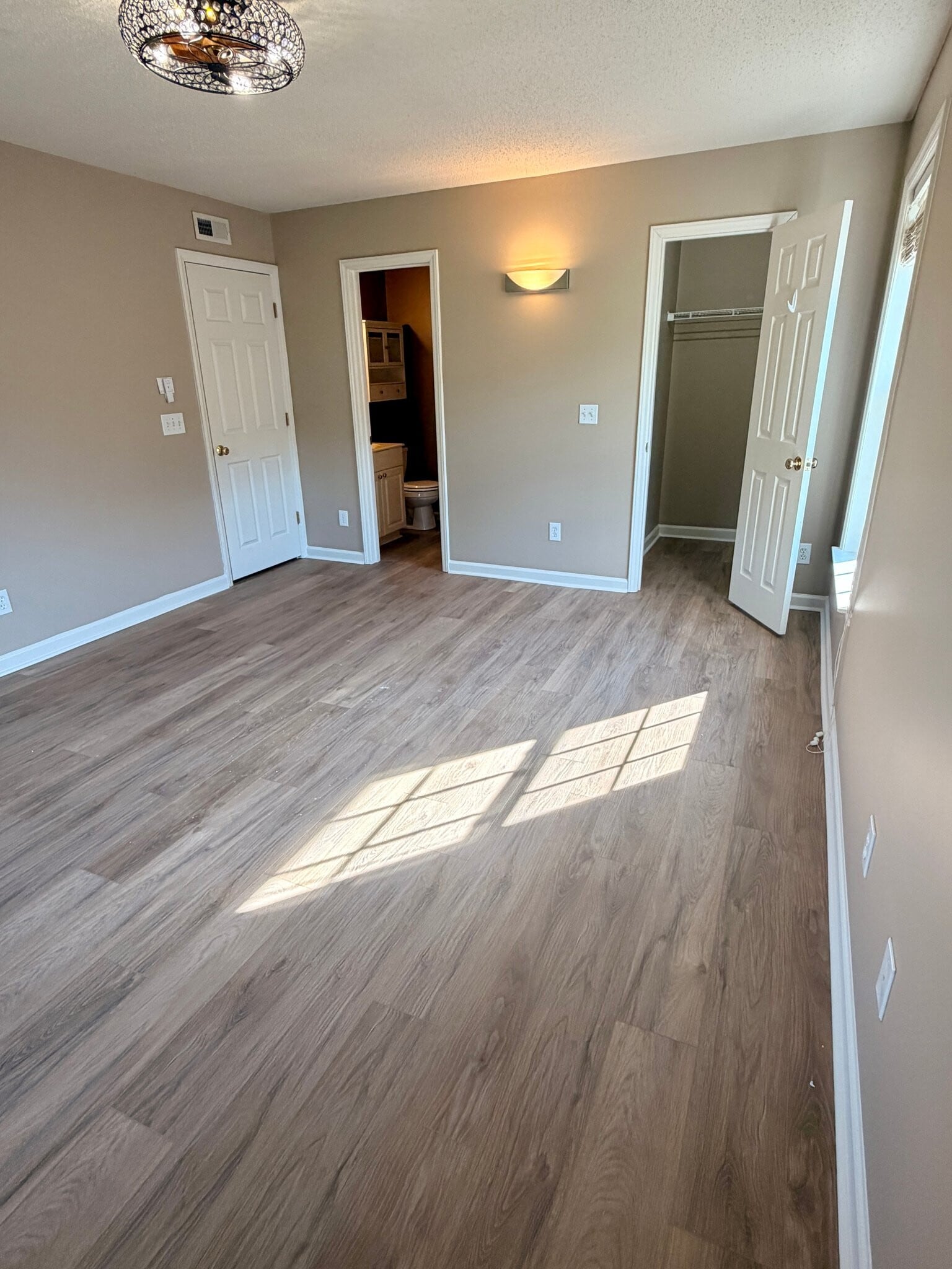 Building Photo - 631 Mill Pond Ct