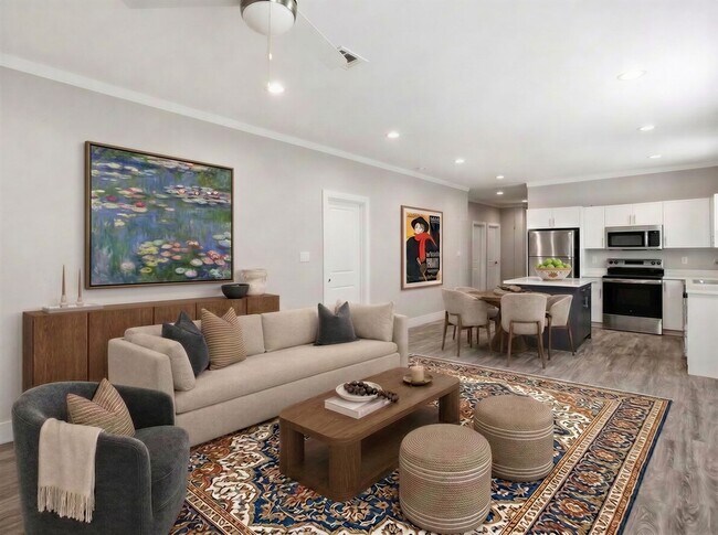 Building Photo - Modern 3 Bedroom Home Minutes from Downtown San Antonio
