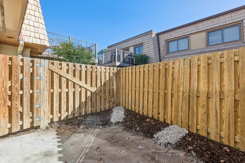 Building Photo - 1561 Malibu Pl