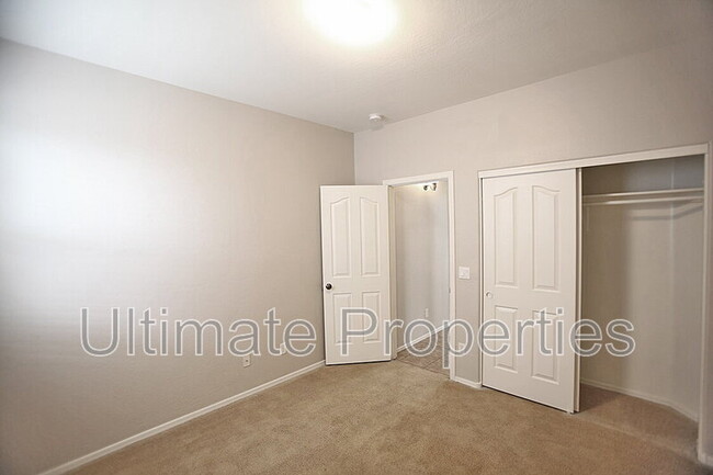 Building Photo - 10151 W Hilton Ave