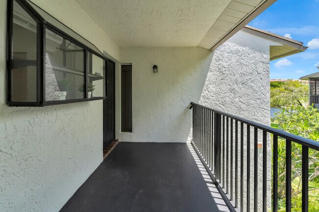 Building Photo - 1224 S Military Trail