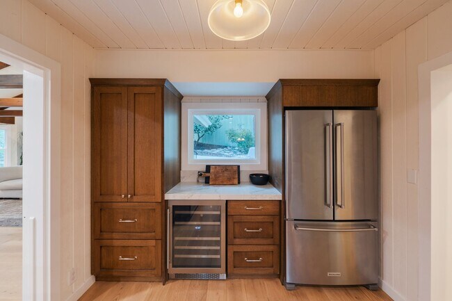 Building Photo - Beautiful Tarzana Rental!